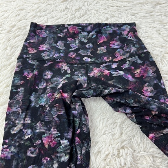 Lululemon Wunder Under Crop High-Rise *Roll Down Scallop Full-On Luxtreme 23" - Picture 4 of 6